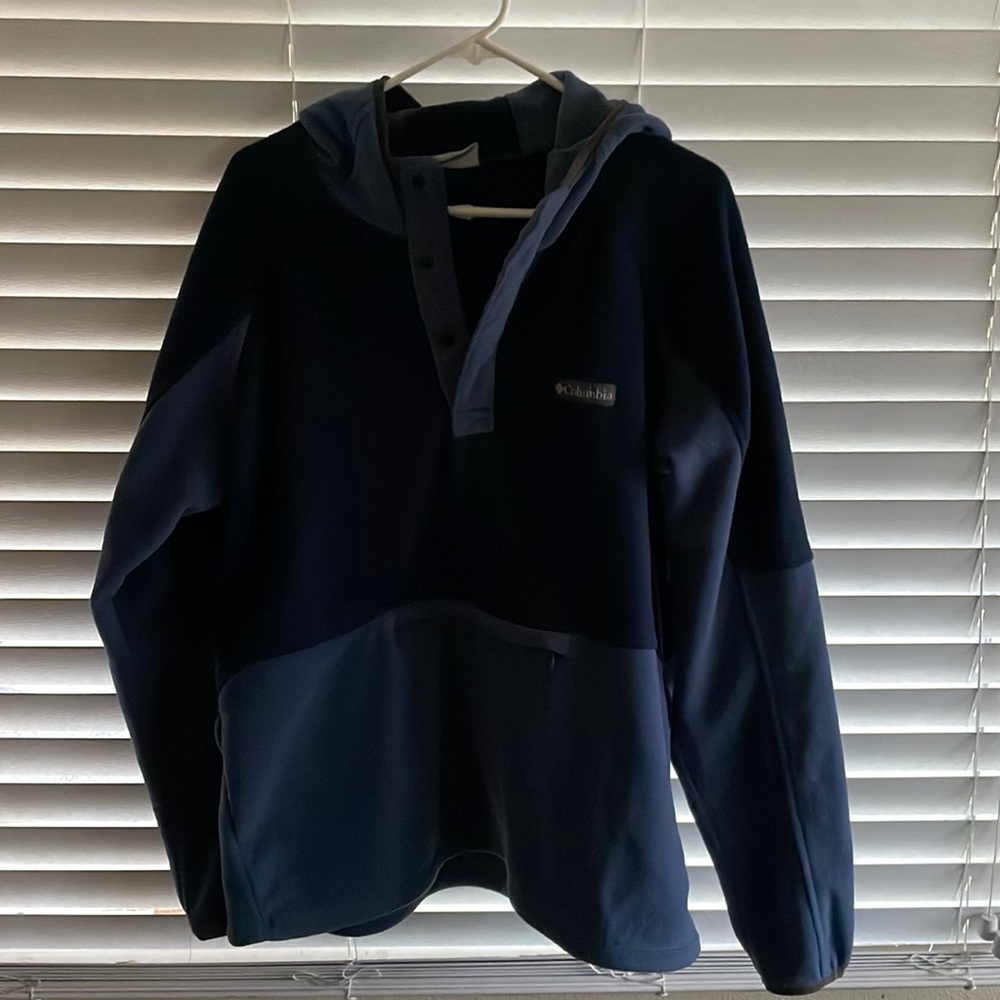 Colombia hooded fleece